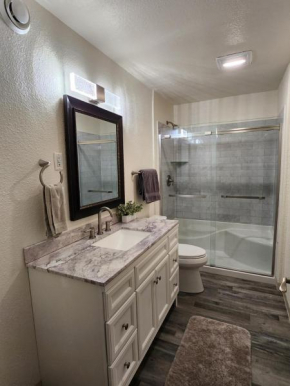 Luxury Bunkhouse Near Downtown
